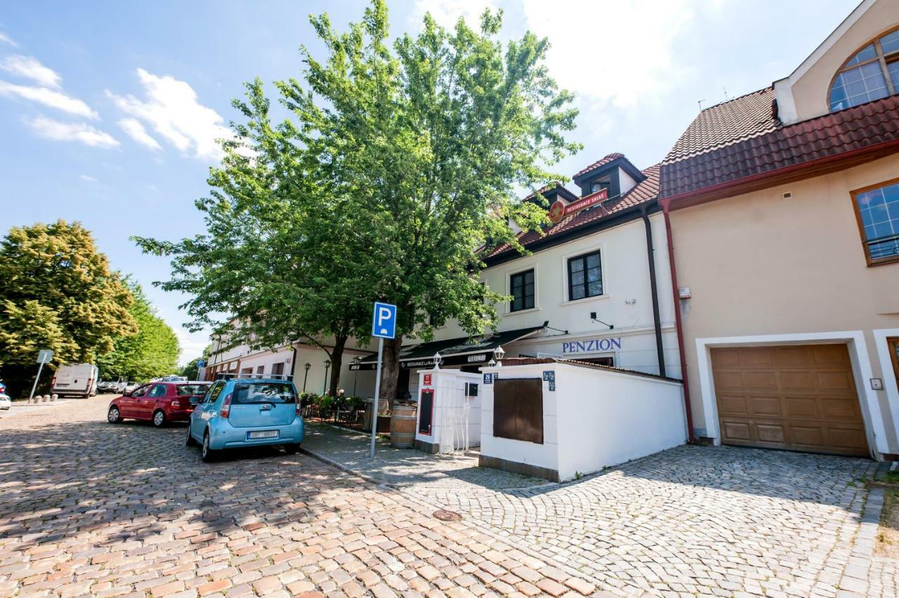 Penzion La Route Prague Extérieur photo